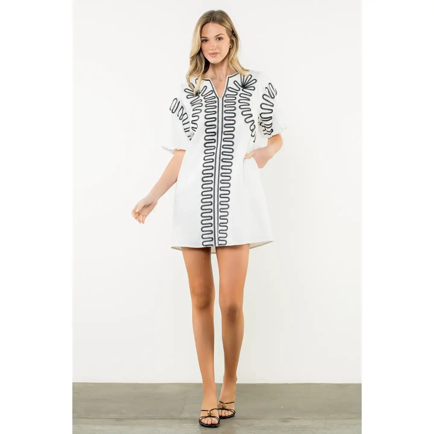 PUFF SLEEVE EMBROIDERED DRESS