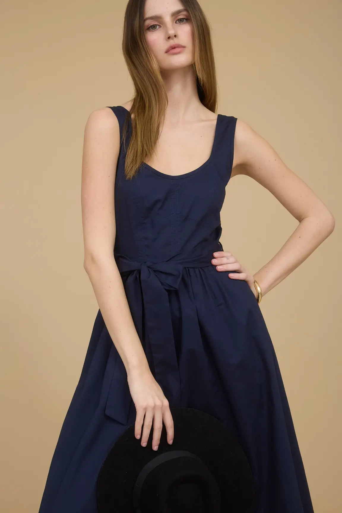 SLVLESS A-LINE MIDI W/ TIE BELT