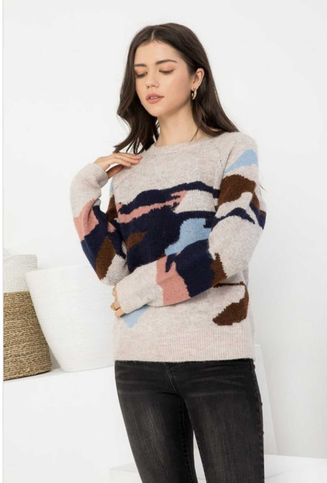 CAMO VIBE CREWNECK SWEATER