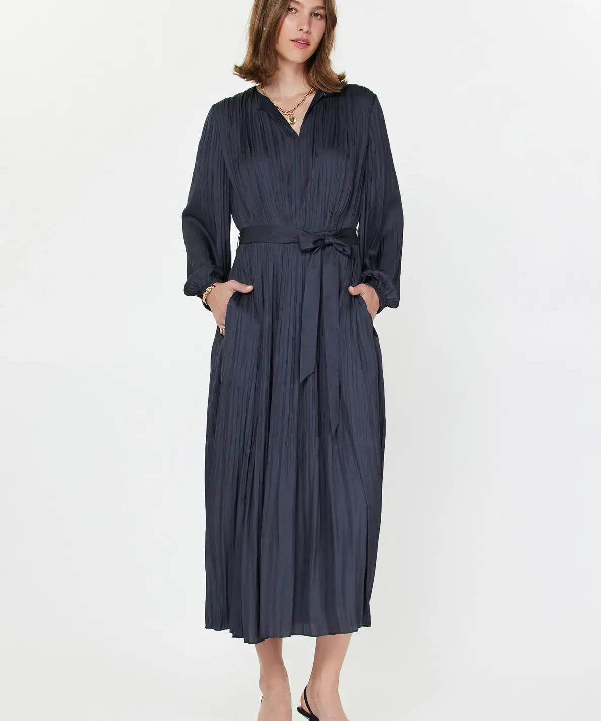 ROUND NECK SILKY PLEATED MIDI DRESS