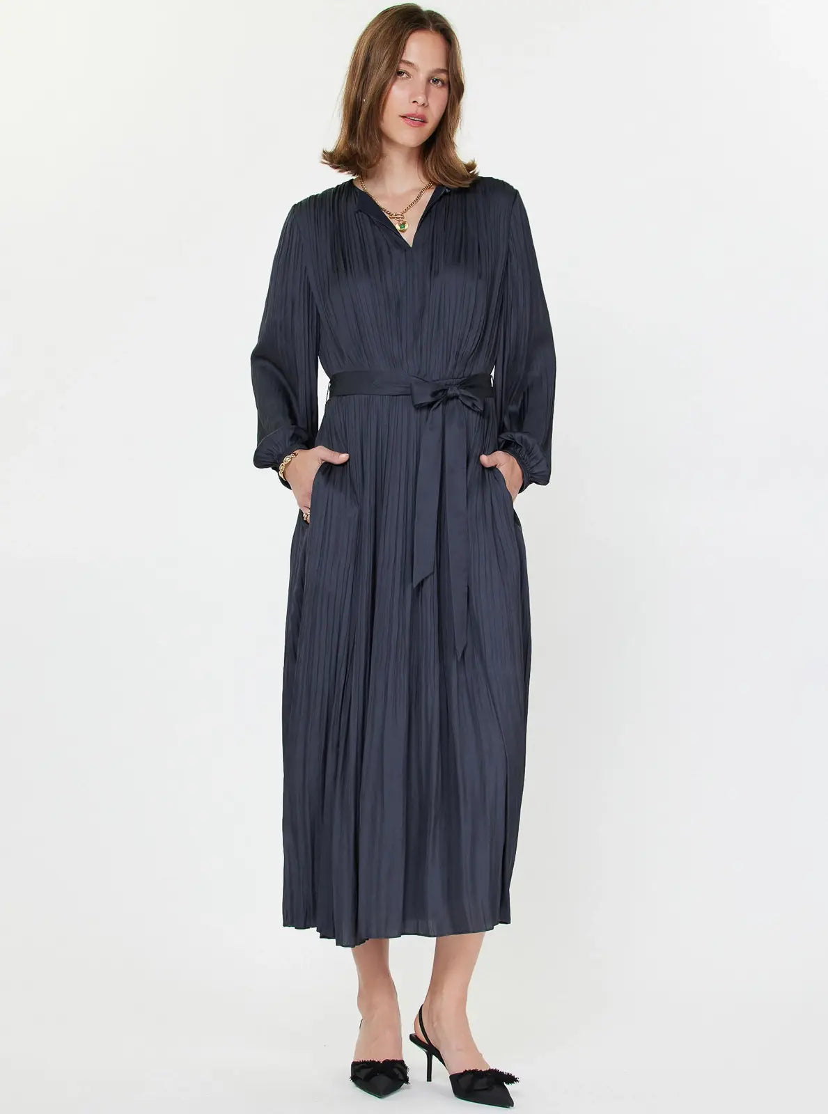 ROUND NECK SILKY PLEATED MIDI DRESS
