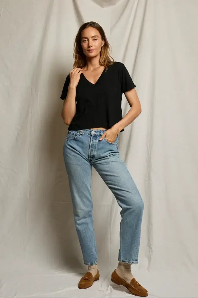 BECKETT VNECK TEE