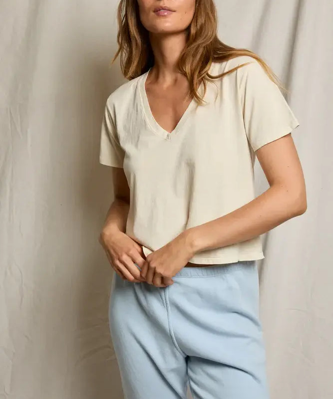 BECKETT VNECK TEE