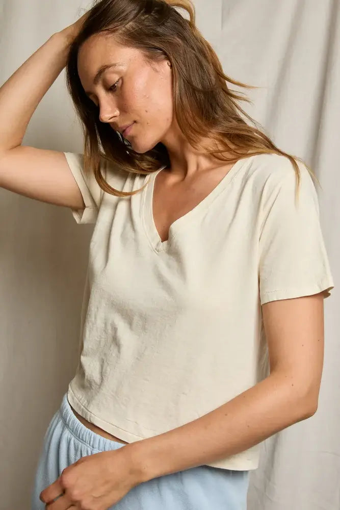 BECKETT VNECK TEE