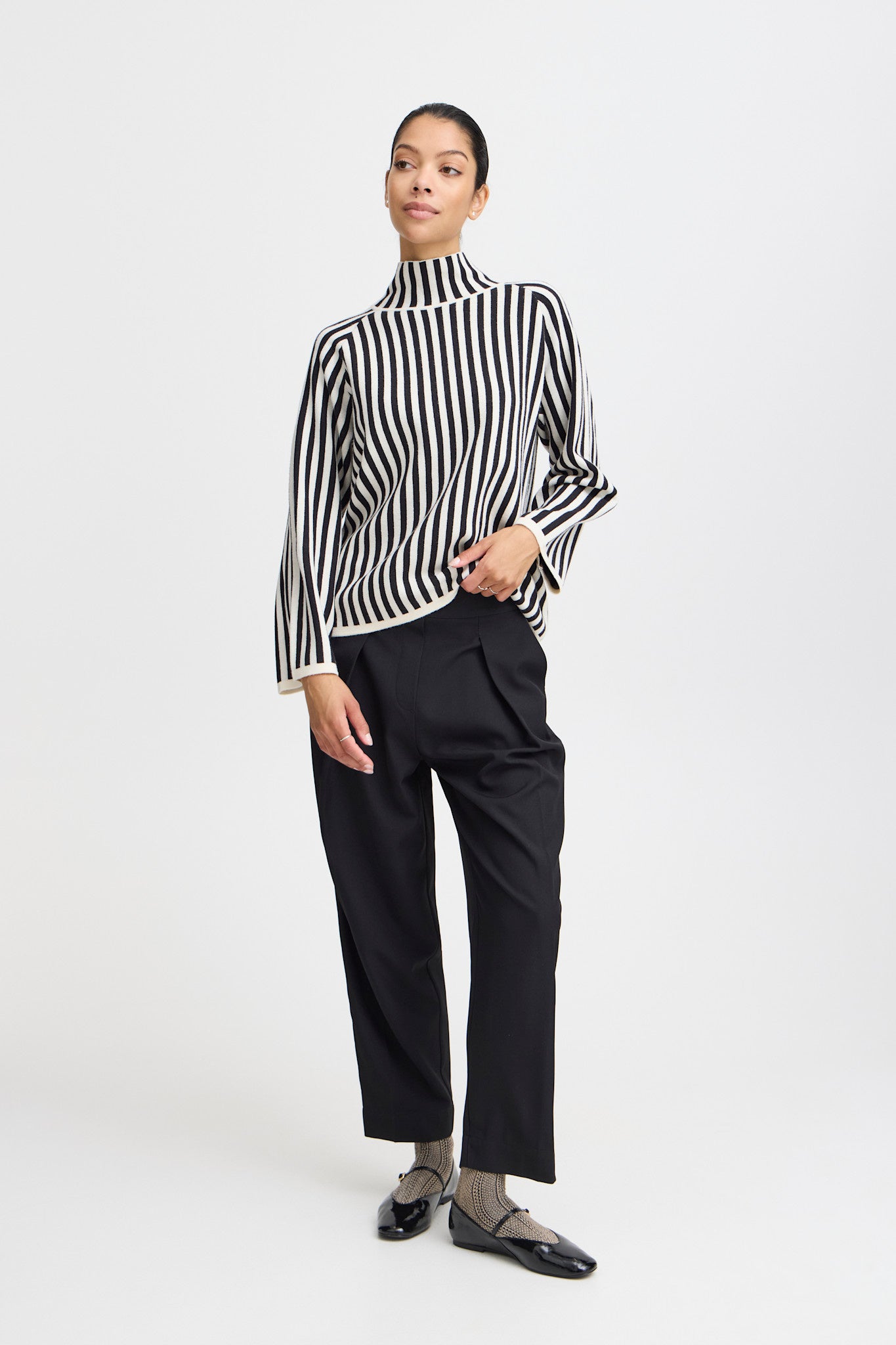BYOTARI ROLLNECK STRIPE SWEATER