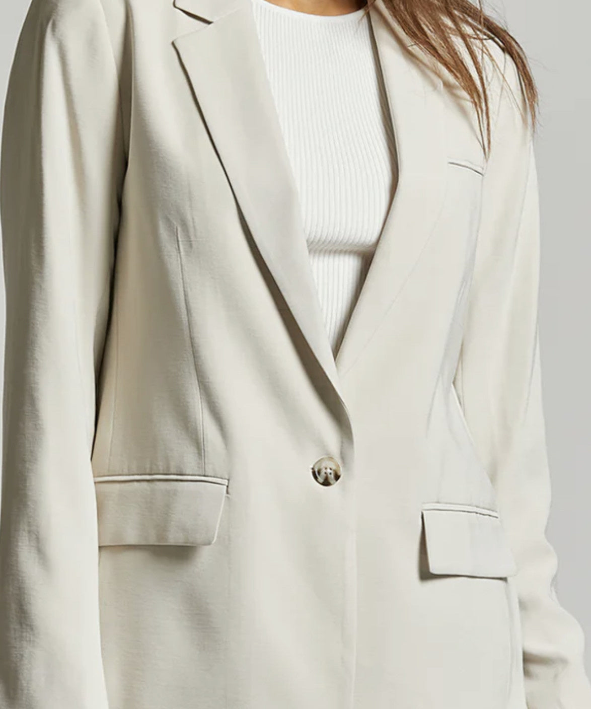 SINGLE BREAST BLAZER