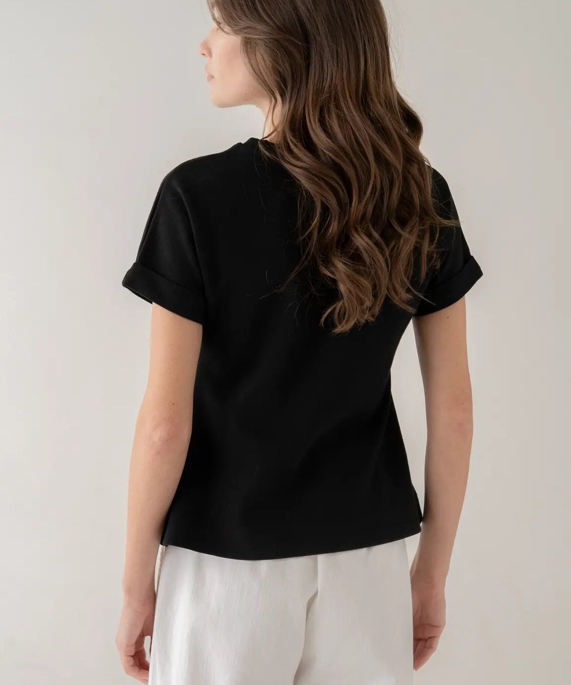 ASYMMETRIC BACK DETAIL TEE