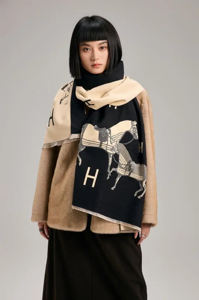 EQUESTRIAN REVERSIBLE WRAP BLACK CREAM STABLE