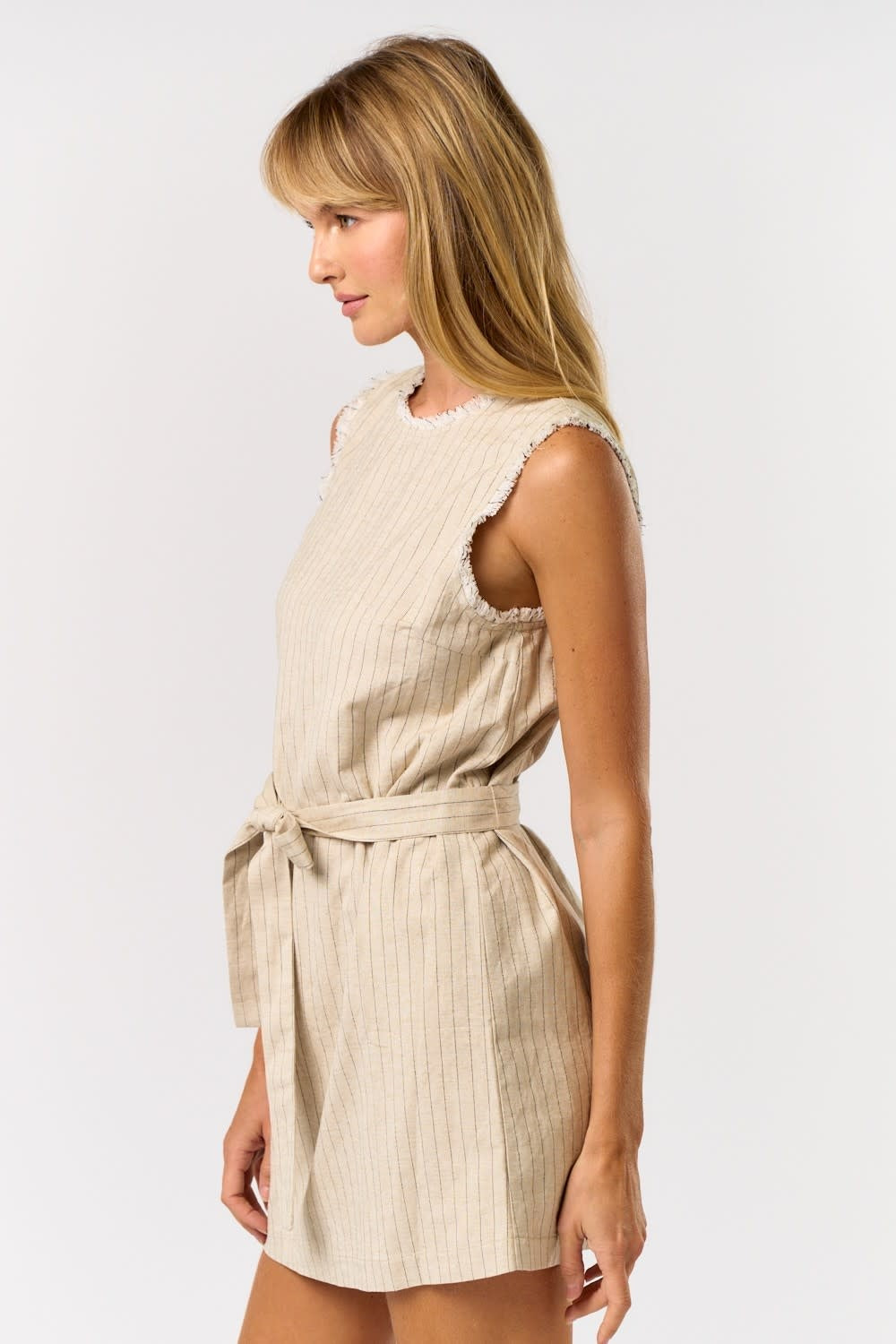 FRINGE HEM MINI DRESS W/BELT