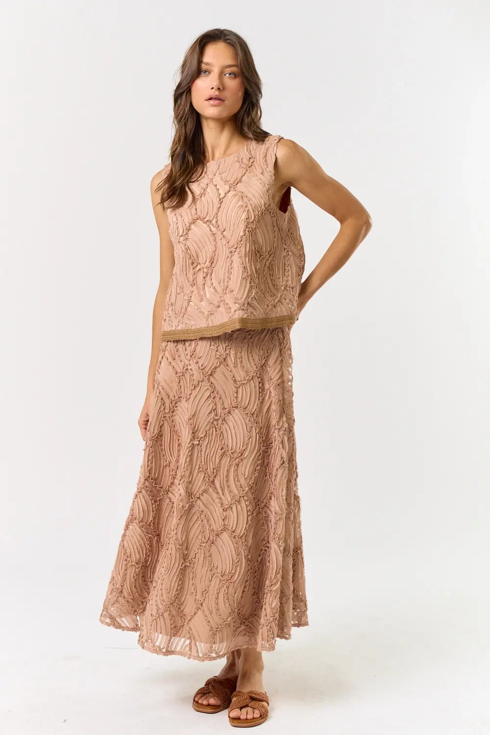 SLVLESS TEXTURED TOP