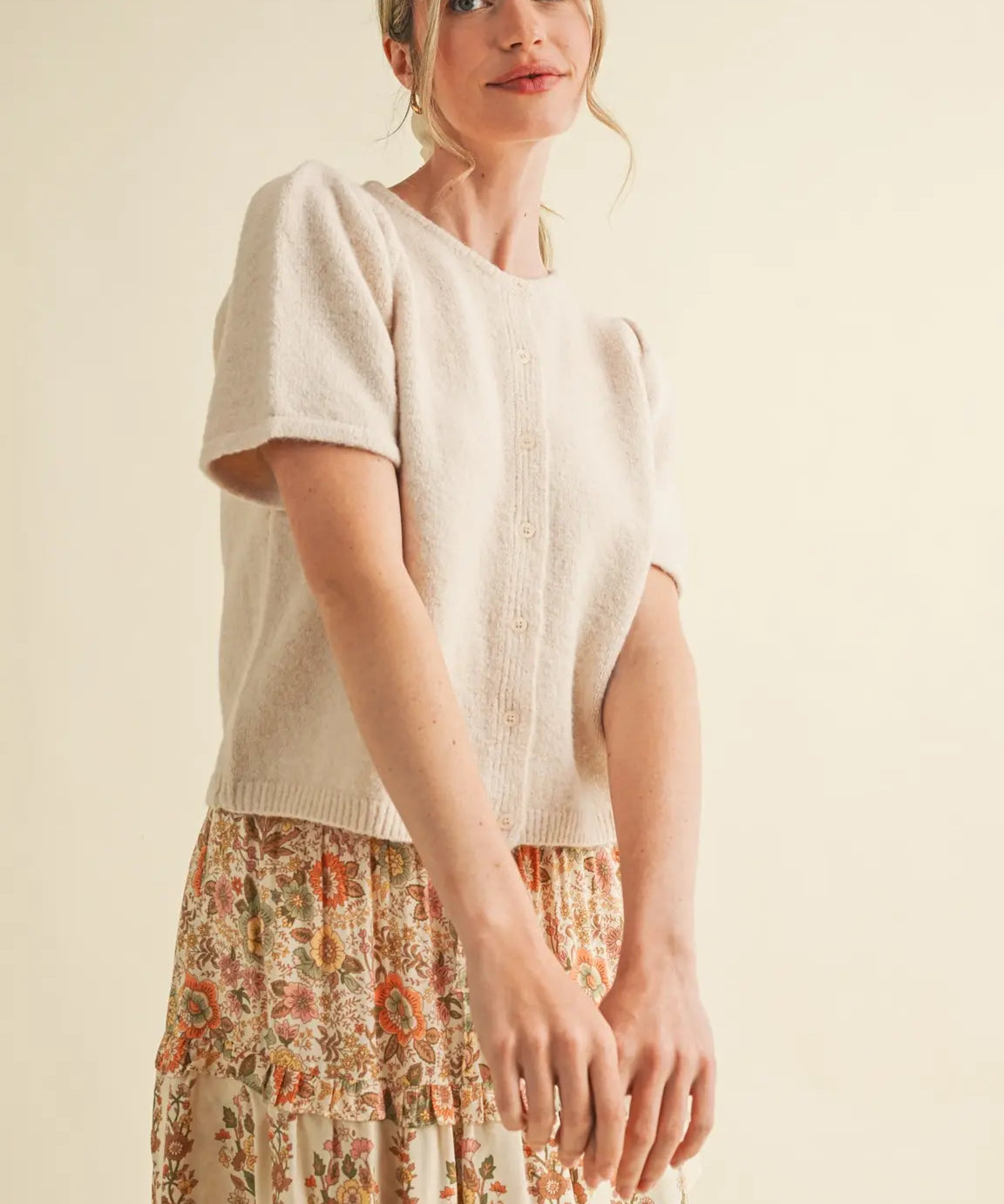 SHORT SLEEVED BUTTON UP SWEATER