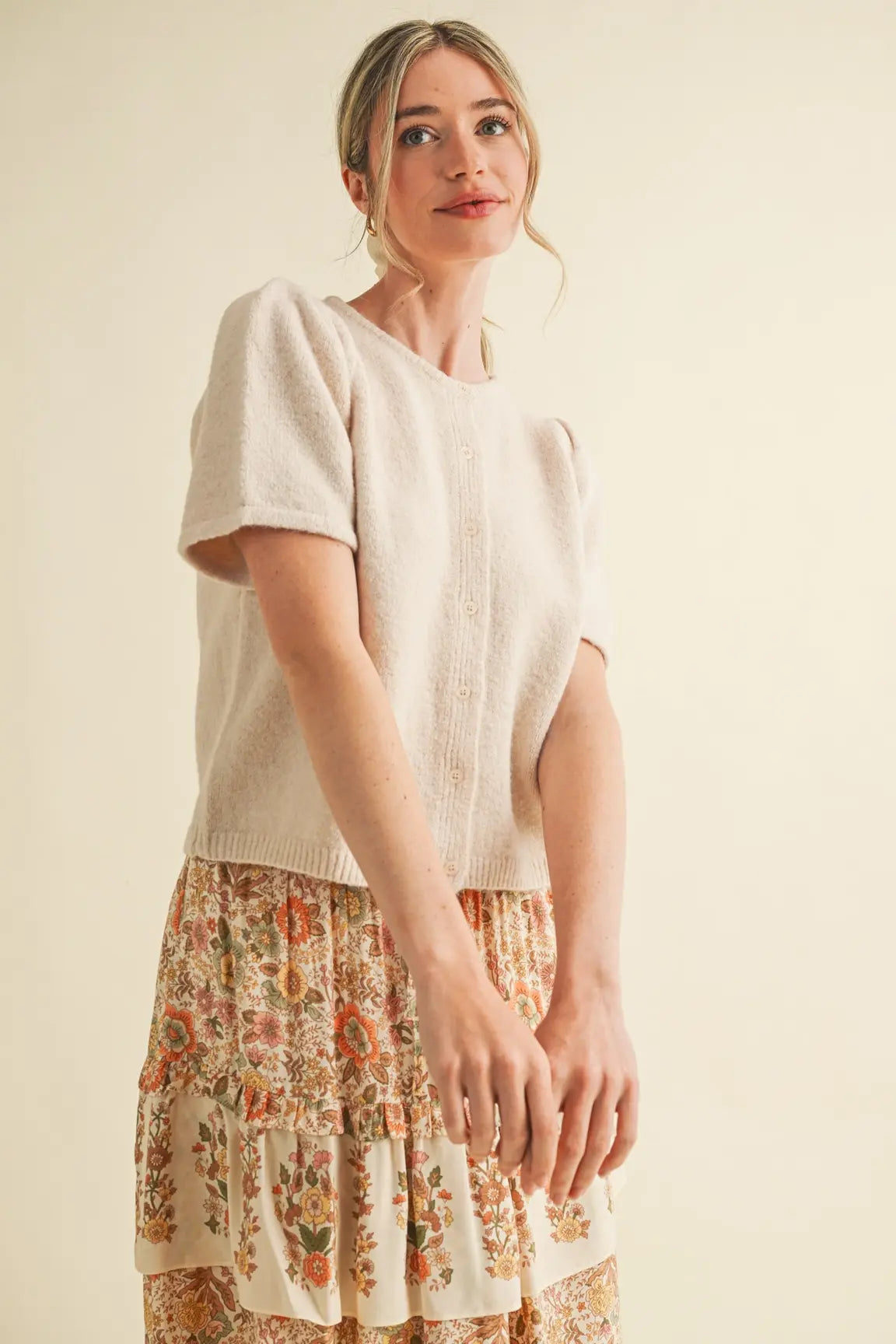 SHORT SLEEVED BUTTON UP SWEATER