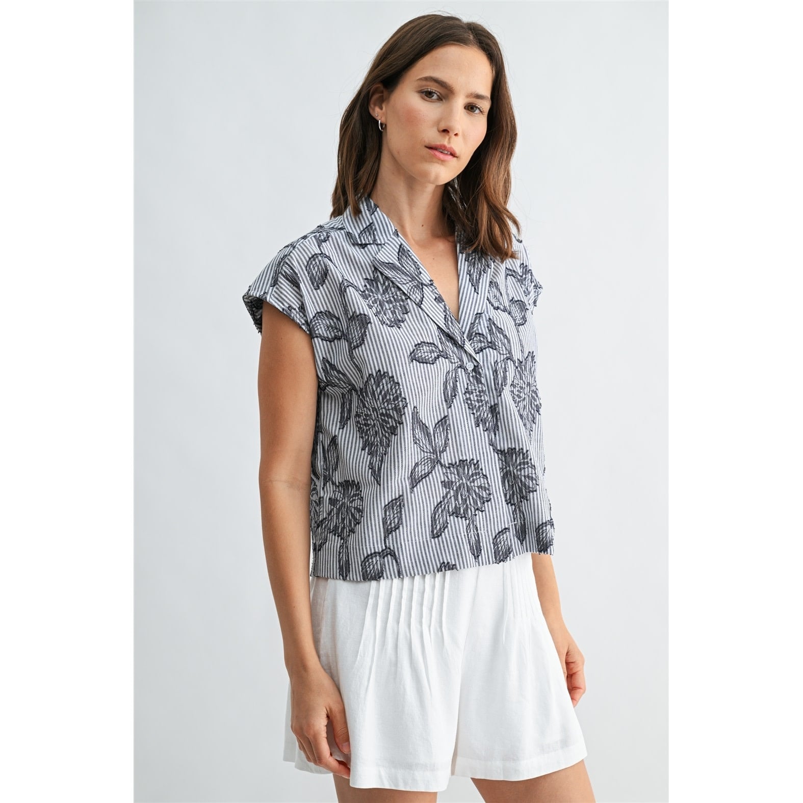WIDE SHOULDER LAPEL PRINT TOP