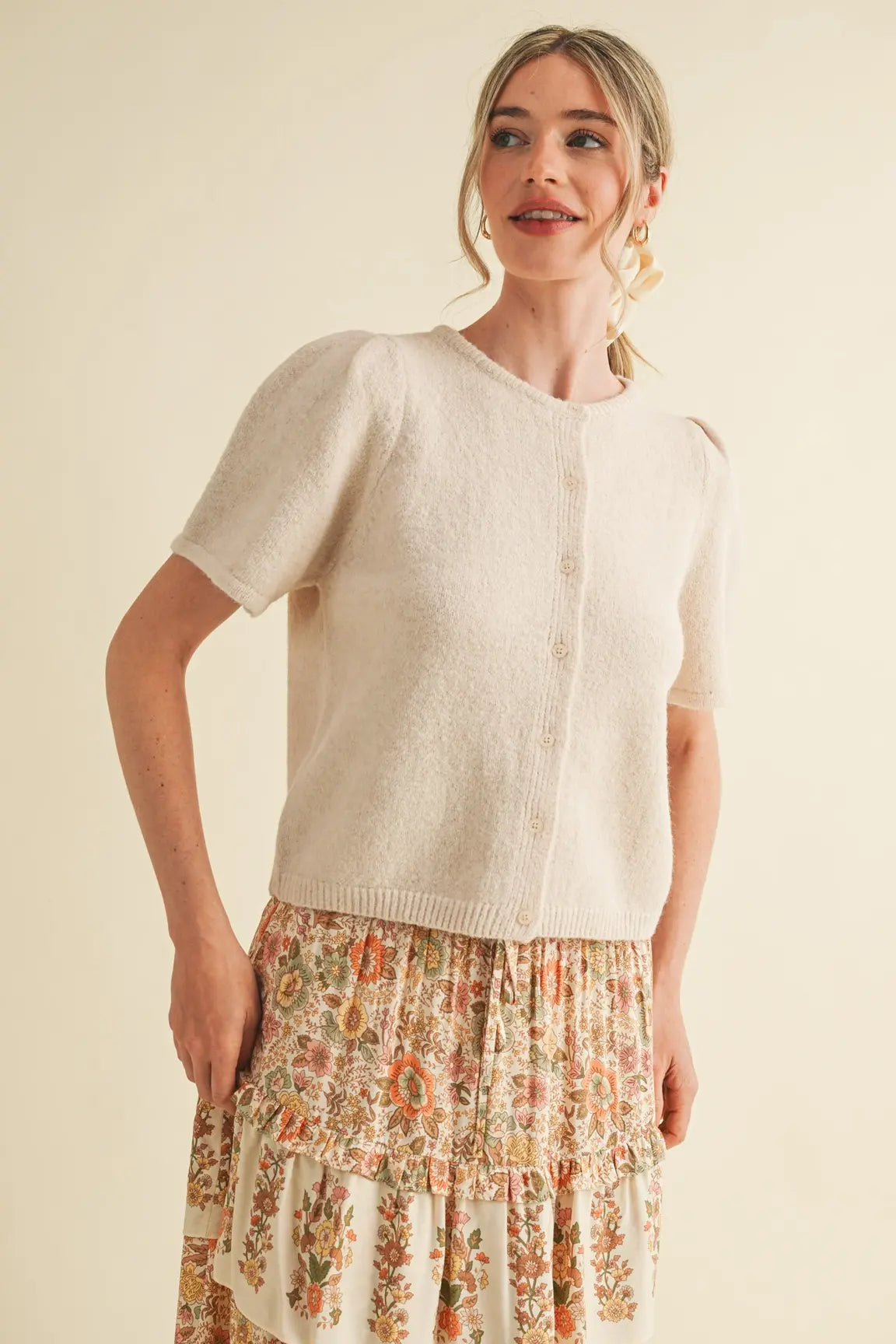 SHORT SLEEVED BUTTON UP SWEATER