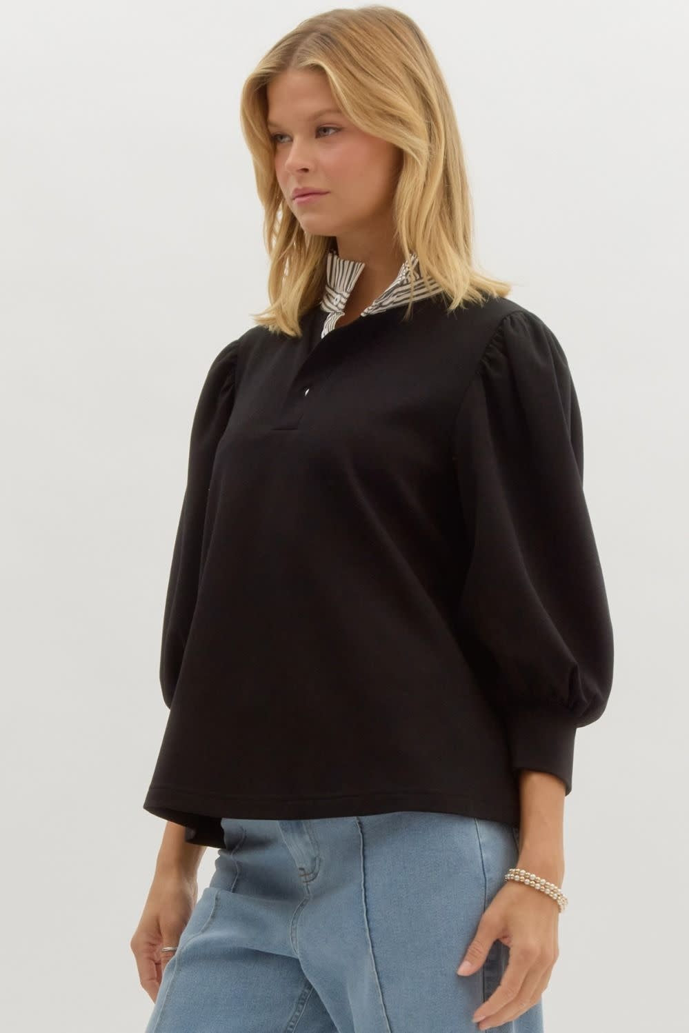 KNIT TOP WITH RUFFLE STRIPED COLLAR