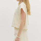 ATHLEISURE SCALLOP TOP