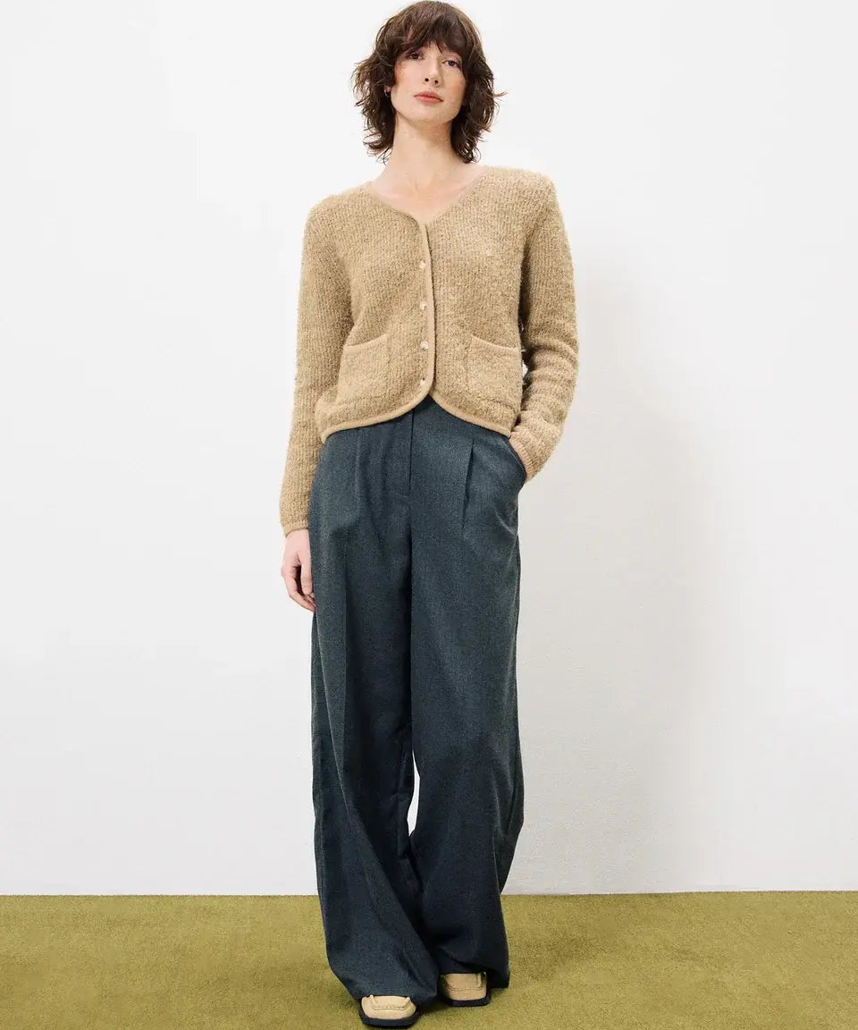 TWO POCKET KNITTED CARDIGAN