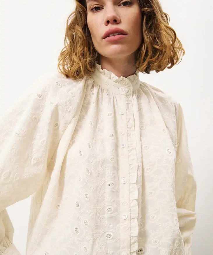 ELINE EYELET  PRINT BLOUSE