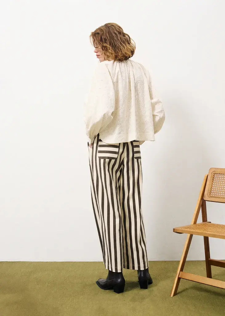 ELINE EYELET  PRINT BLOUSE
