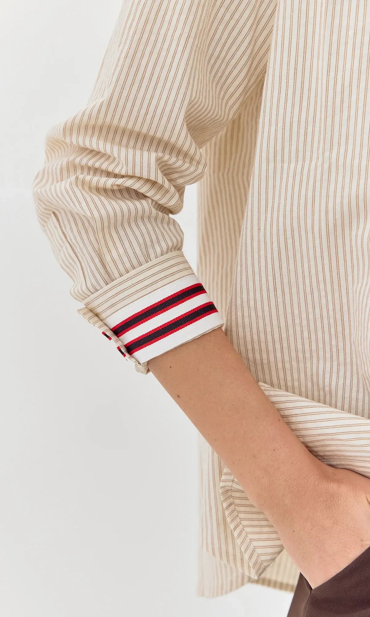 STRIPED BUTTON DOWN W/SLEEVE DETAIL