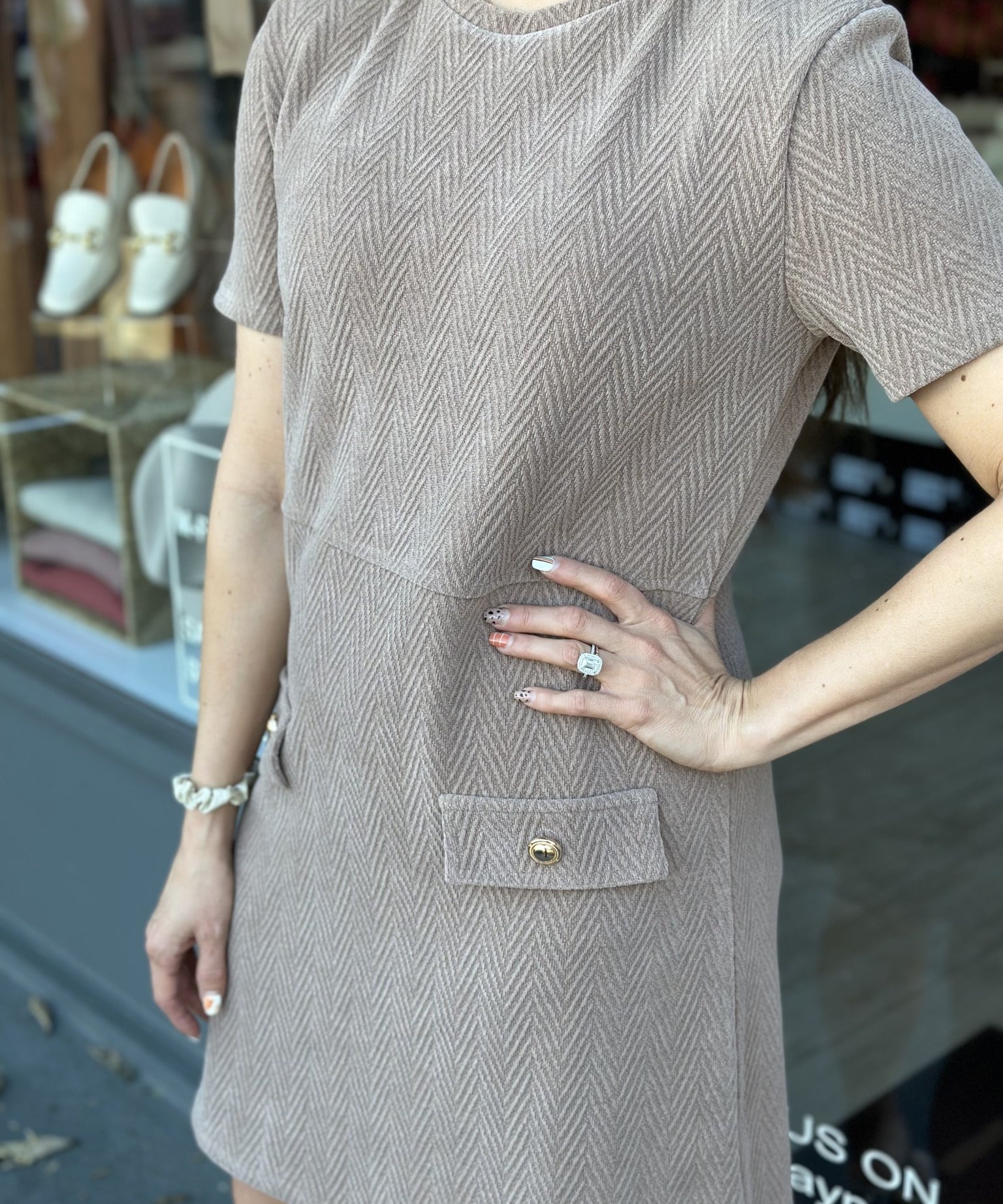CHENILLE TEXTURED SHIFT DRESS