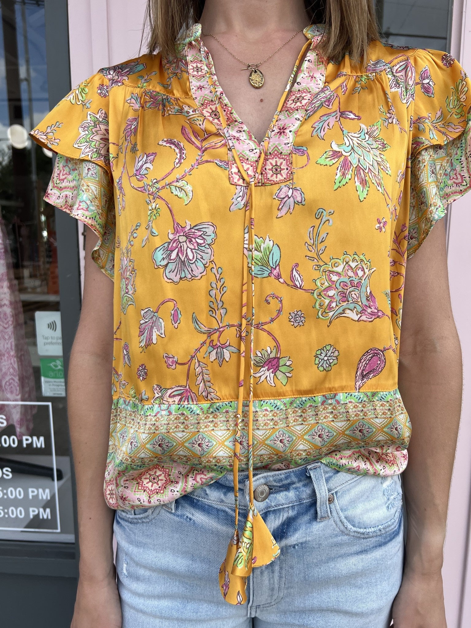 BORDER PRINT FLUTTER SLEEVE BLOUSE