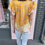 BORDER PRINT FLUTTER SLEEVE BLOUSE