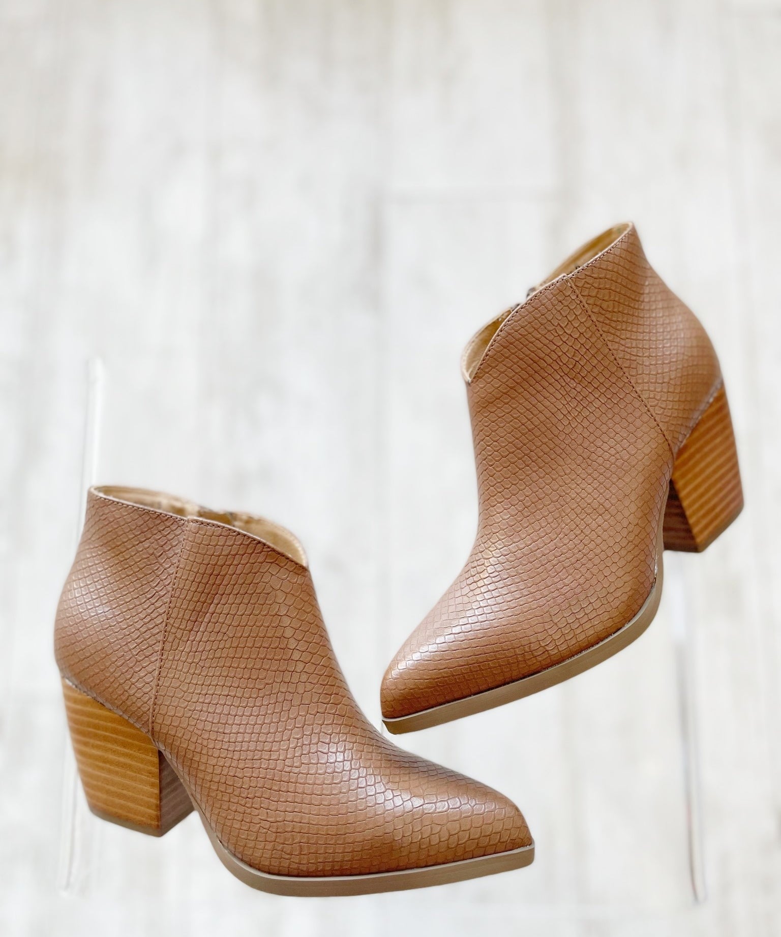 TEXTURED V FRONT BOOTIE