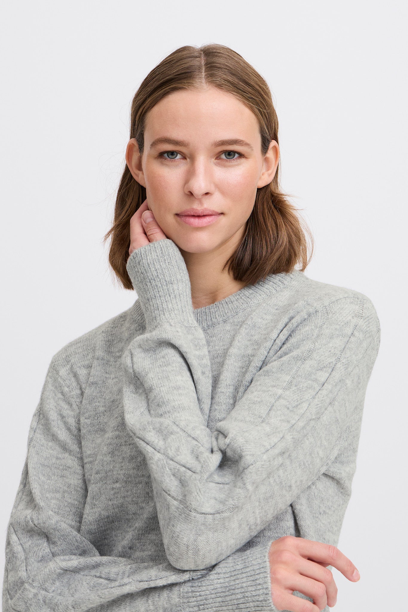 BYOMUNA SWEATER