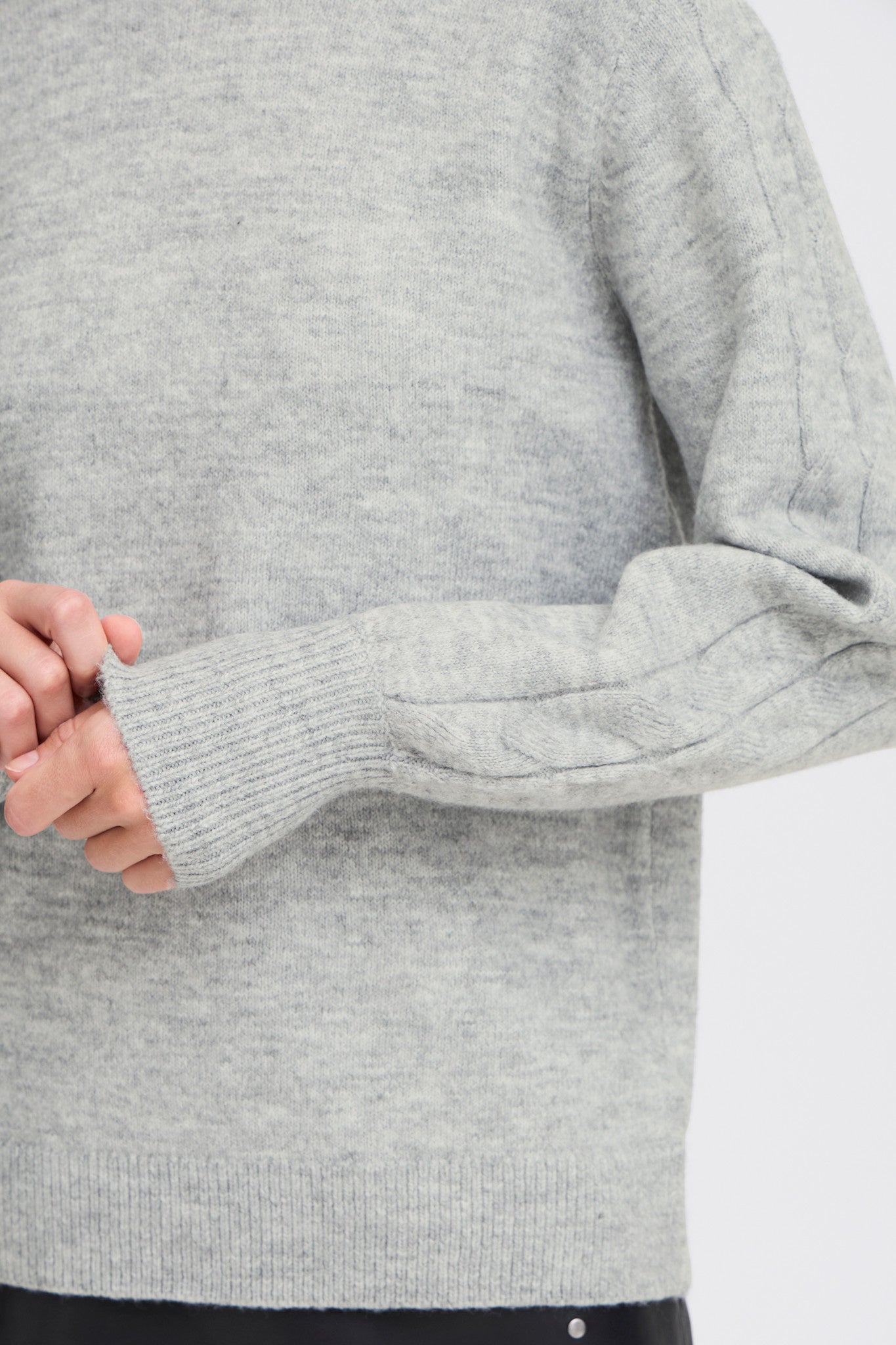 BYOMUNA SWEATER