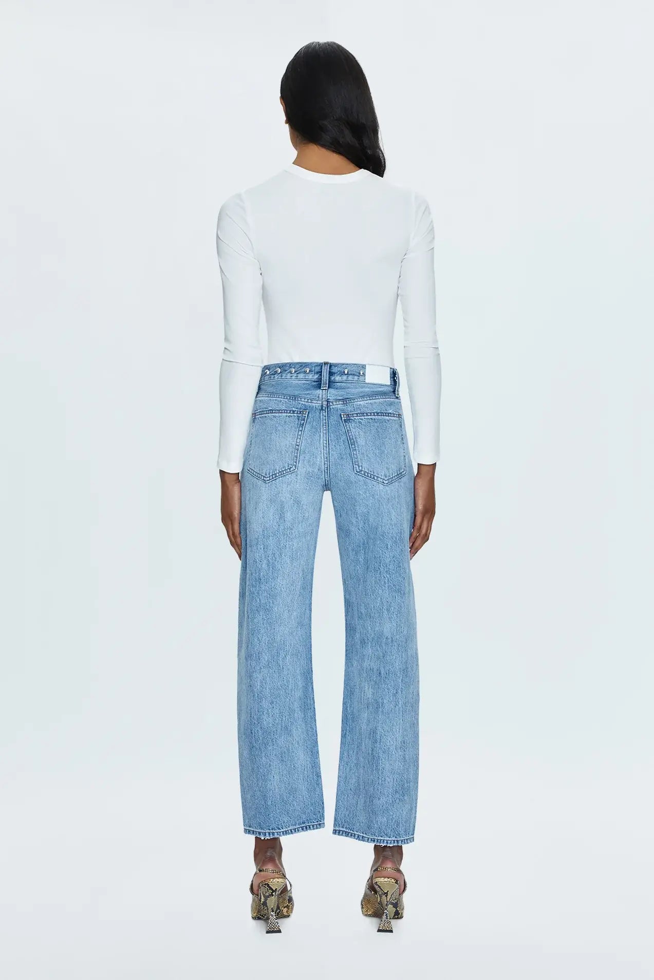 LEXI MID RISE BOWED STRAIGHT