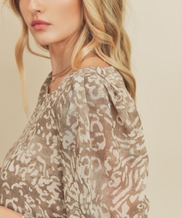 WILDCAT PUFF SHOULDER TOP