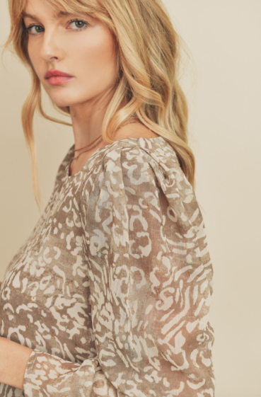 WILDCAT PUFF SHOULDER TOP