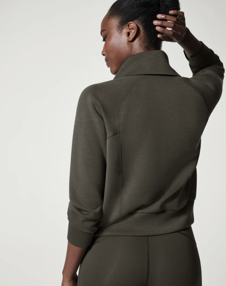 AIRESSENTIALS HALF ZIP