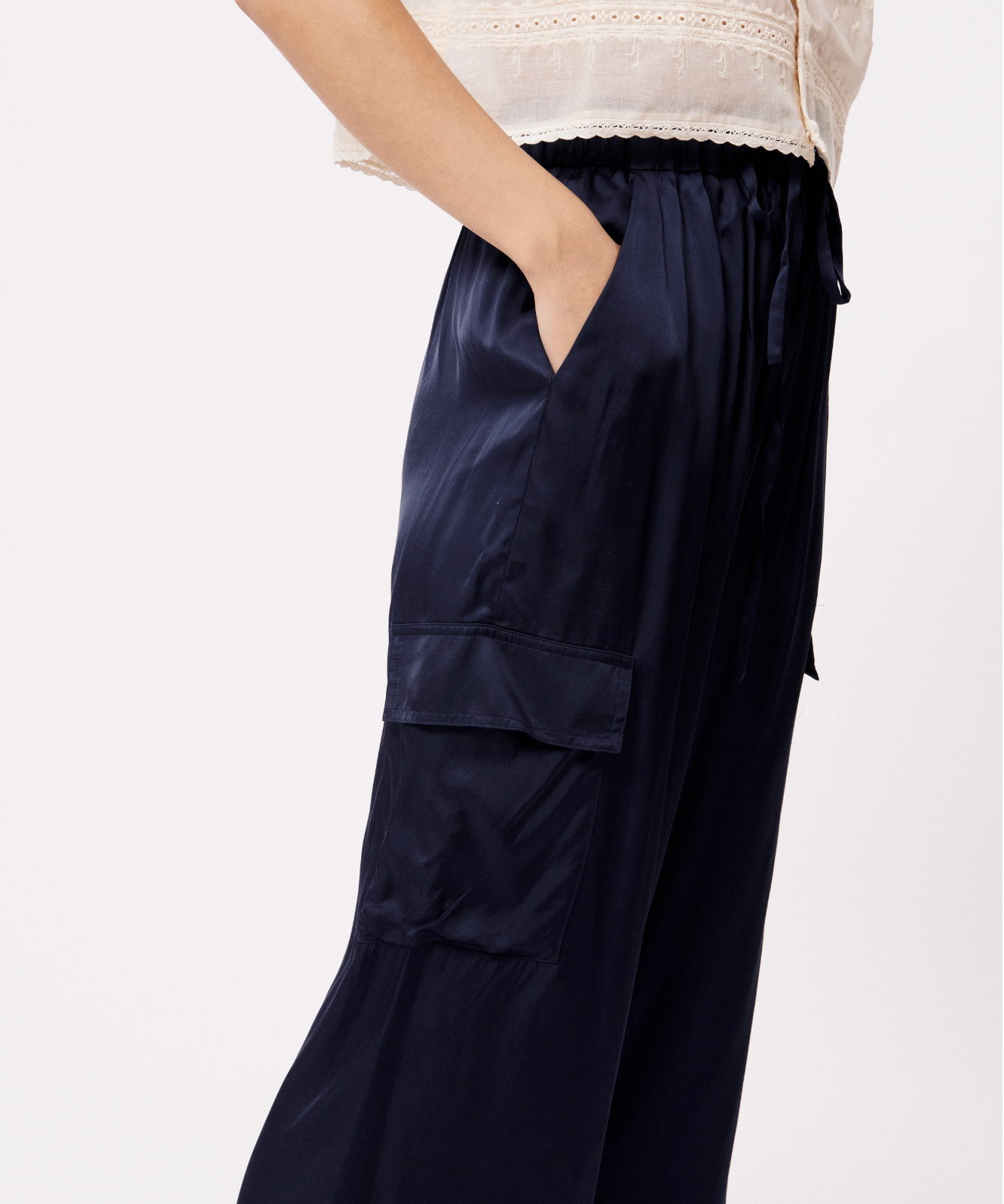 SILKY DRAWSTRING CARGO PANT