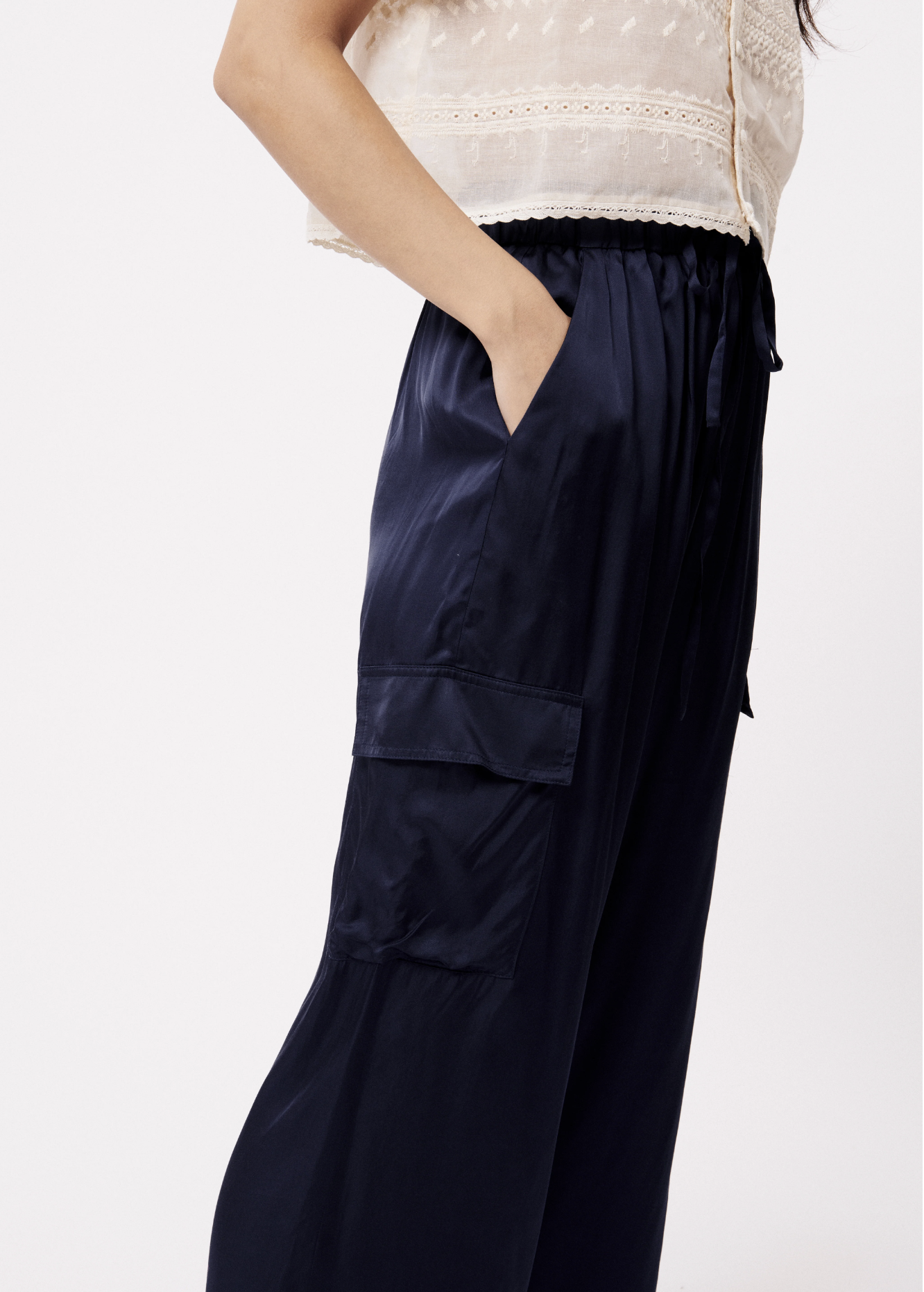 SILKY DRAWSTRING CARGO PANT