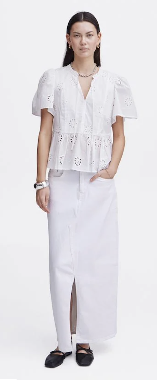 WHITE BLOUSE W/ EMBROIDERED FLOWER DETAIL