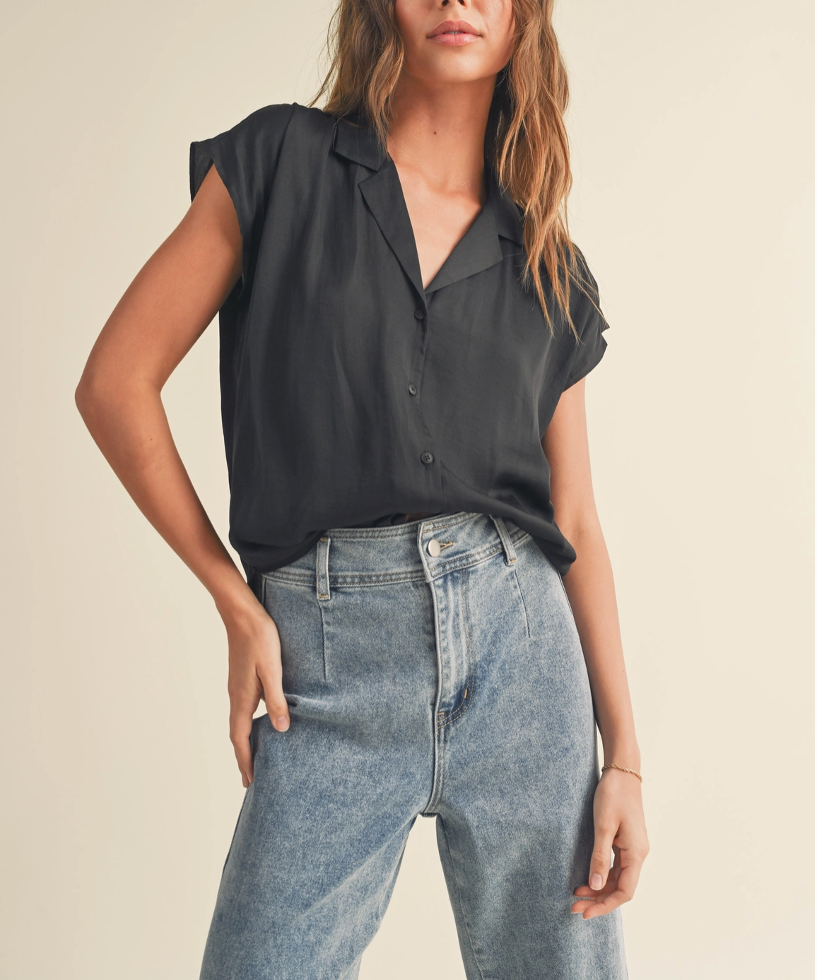 BUTTON DOWN SILKY TOP