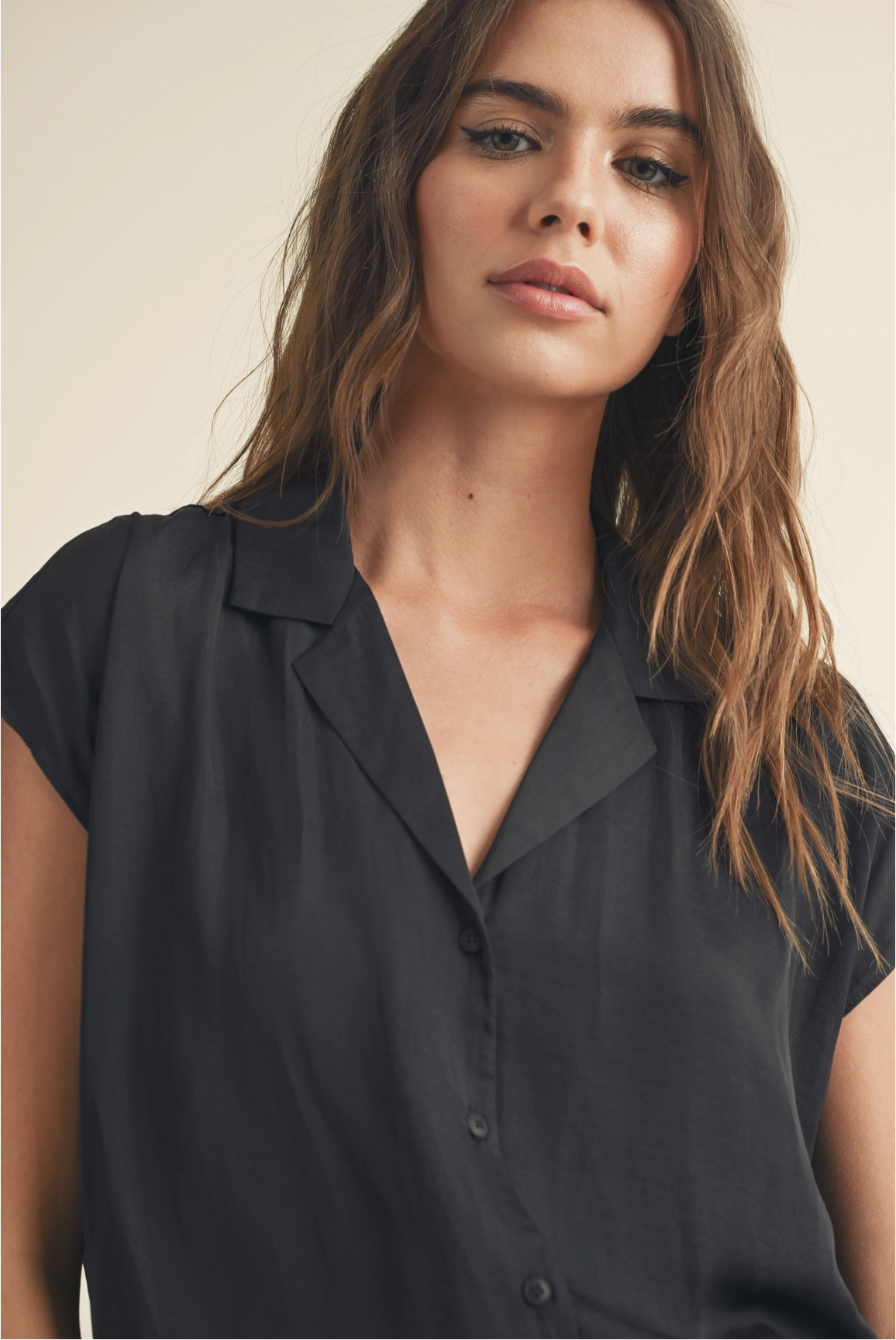 BUTTON DOWN SILKY TOP