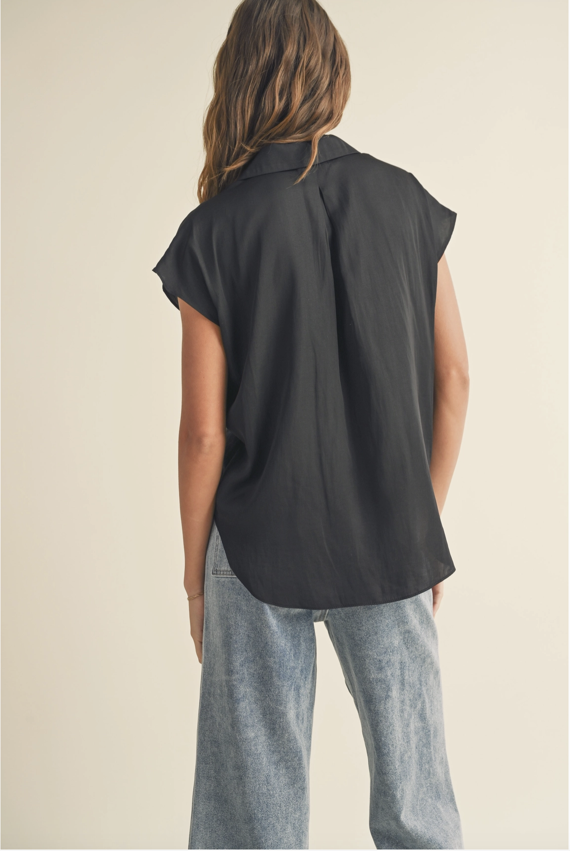 BUTTON DOWN SILKY TOP