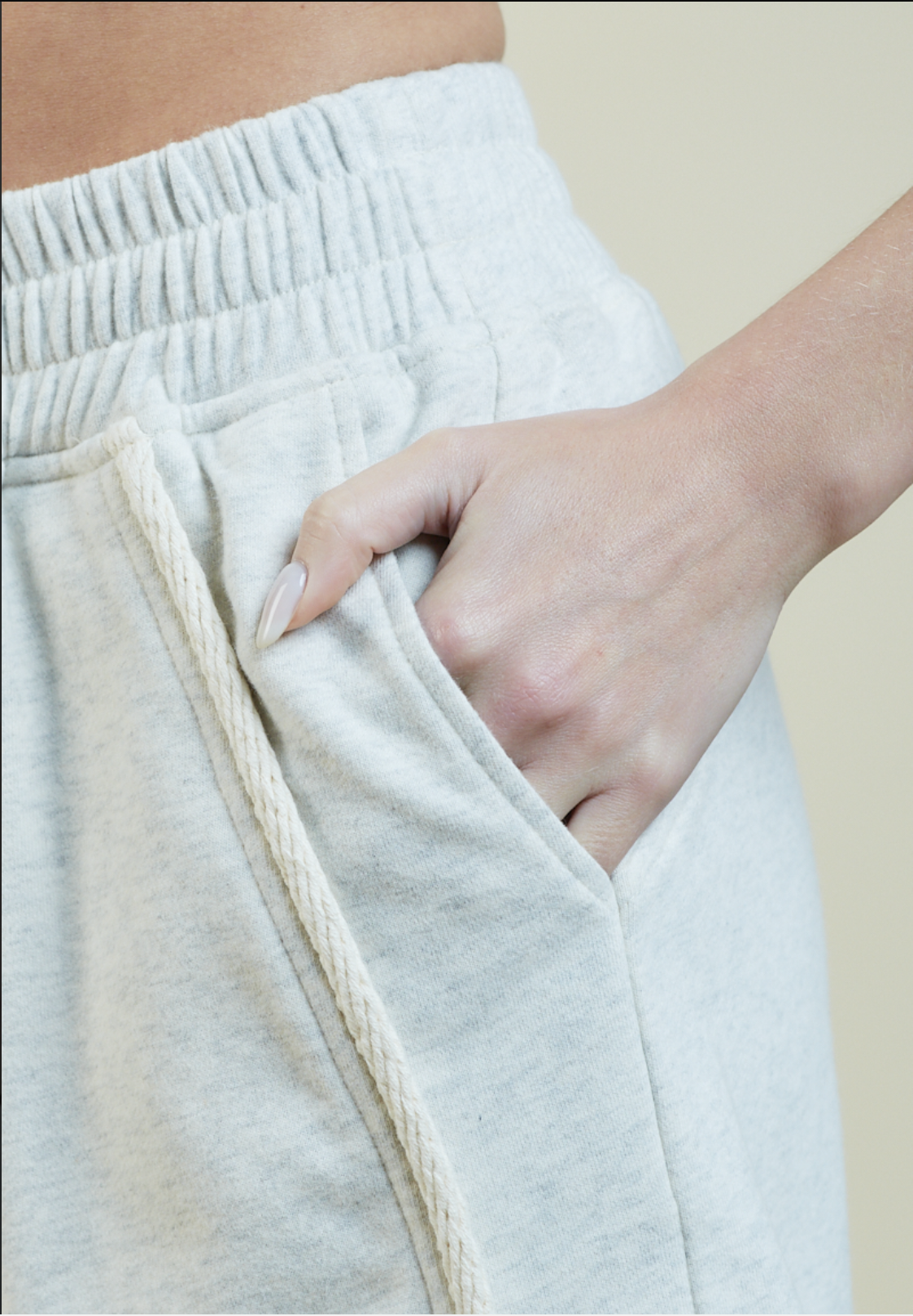 KNIT SHORT W/ BRAIDED PIPING DETAIL