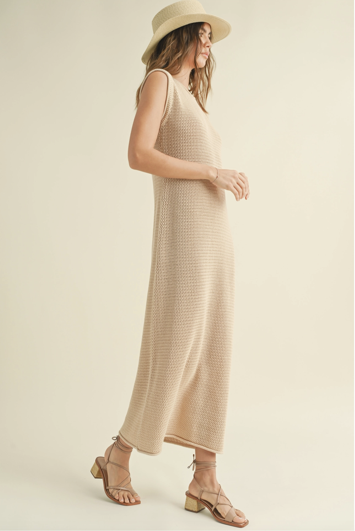 SLEEVELESS CROCHET KNITTED DRESS