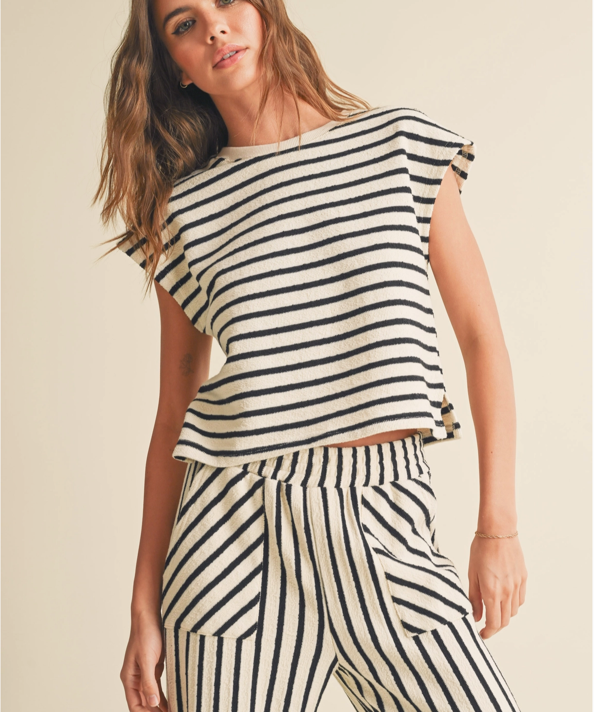TEXTURED STRIPE KNIT TOP