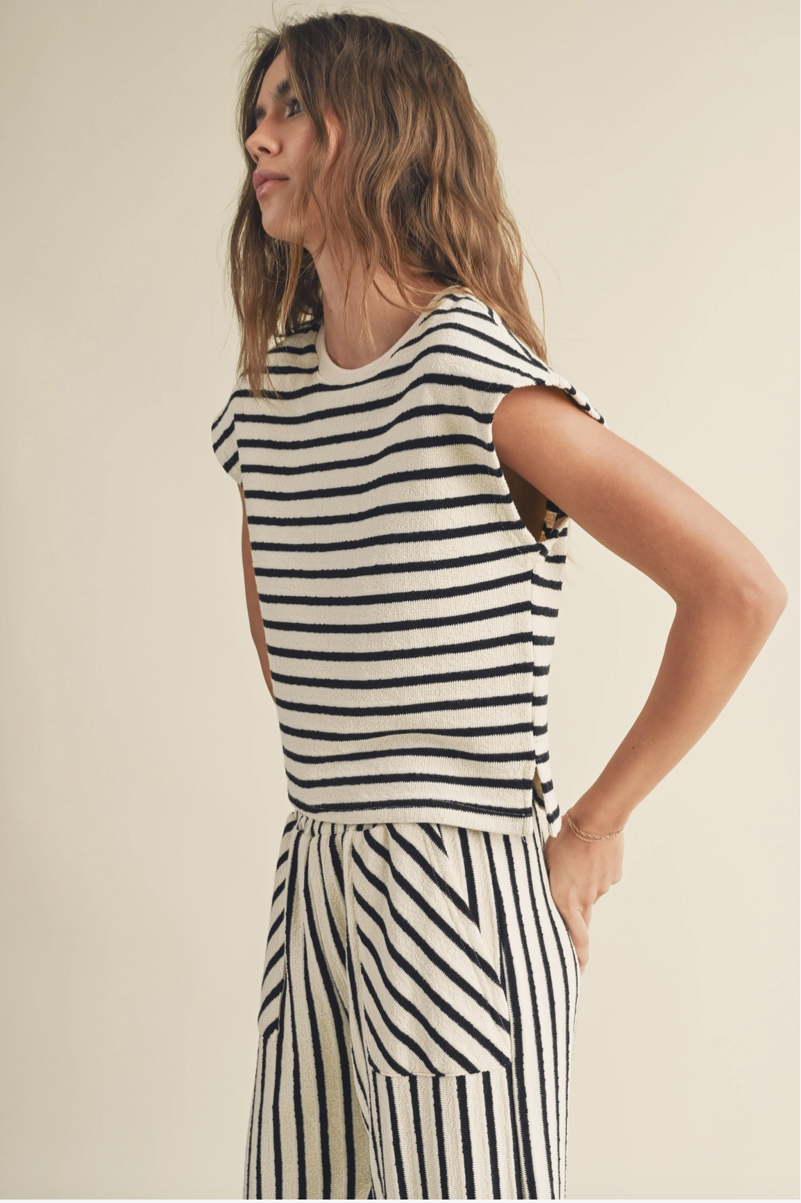 TEXTURED STRIPE KNIT TOP