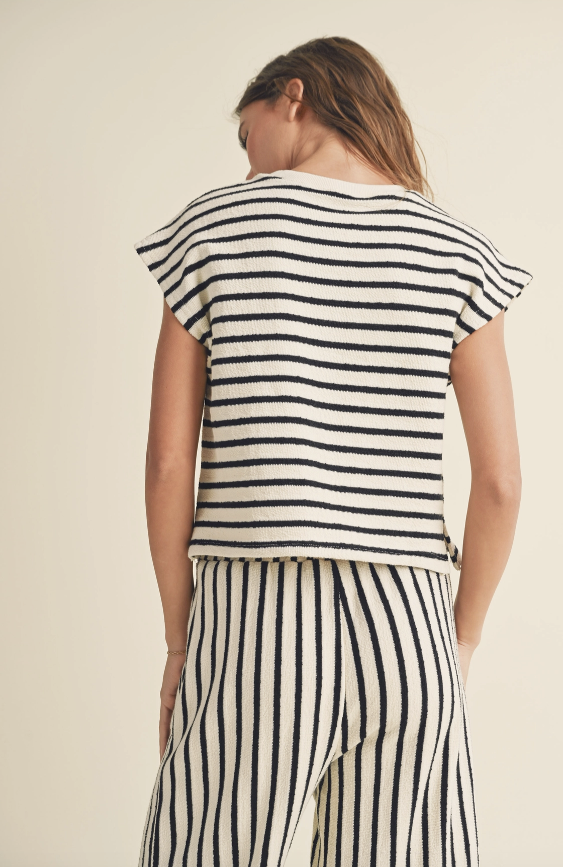 TEXTURED STRIPE KNIT TOP