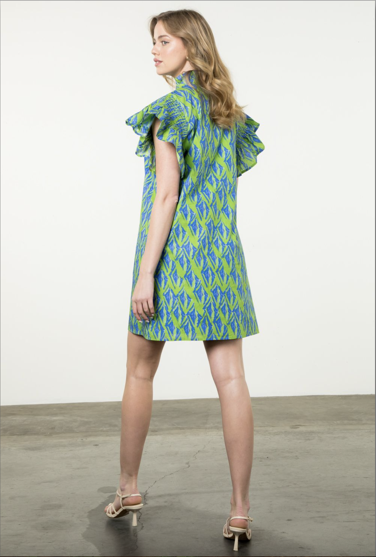 FLUTTER SLEEVE PRINT MIDI DRESS