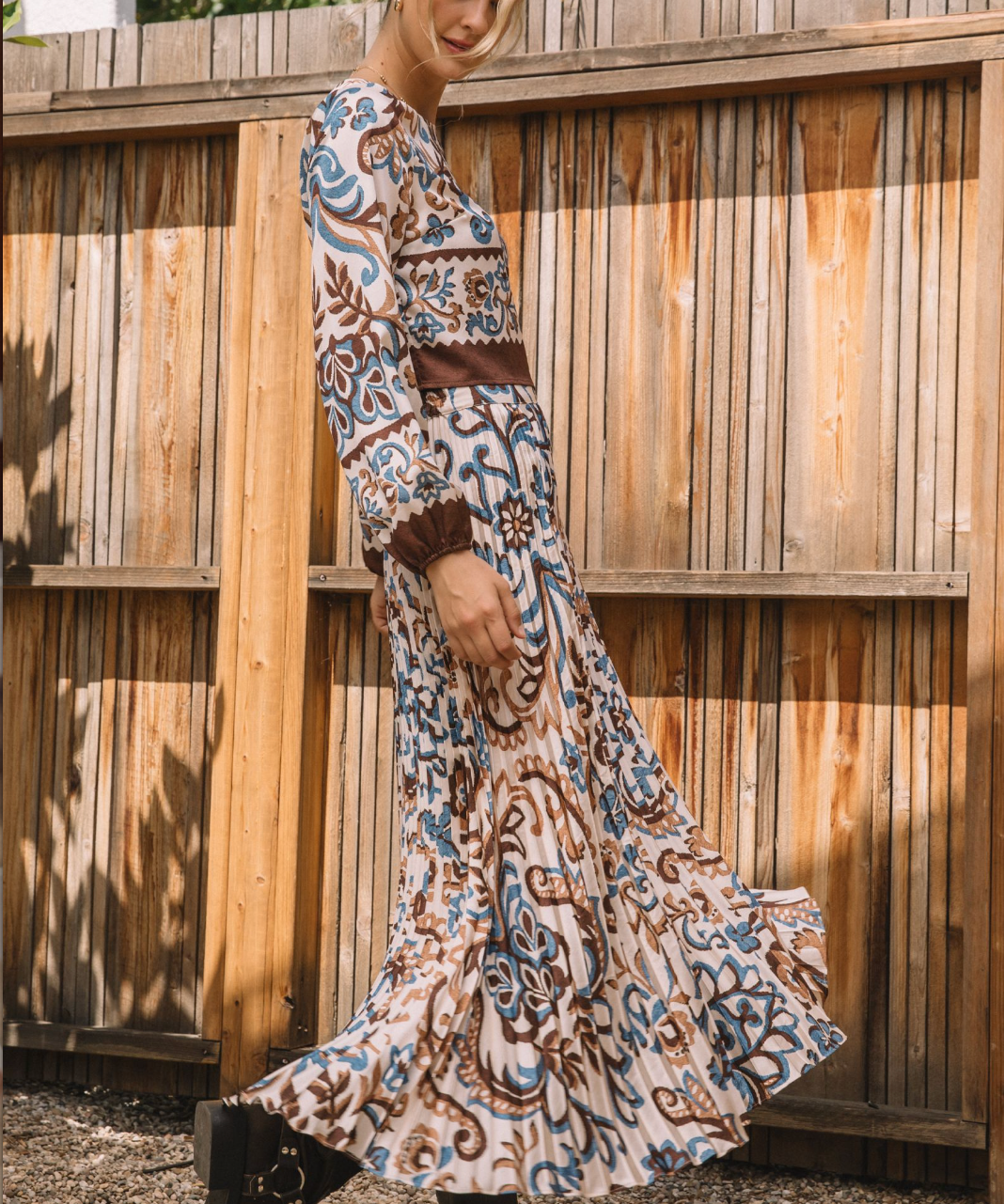 SILKY FLORAL PLEATED MAXI SKIRT