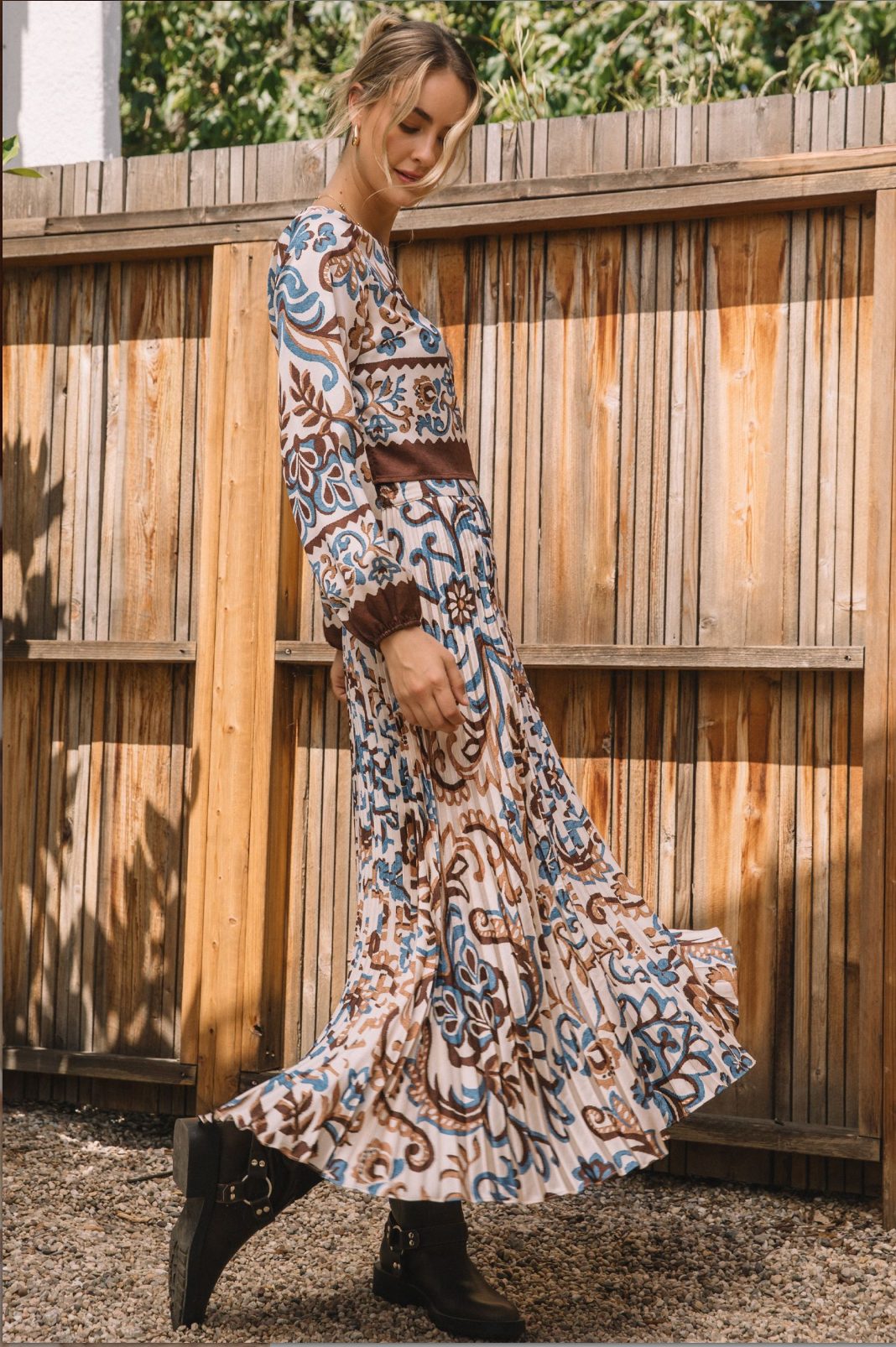 SILKY FLORAL PLEATED MAXI SKIRT