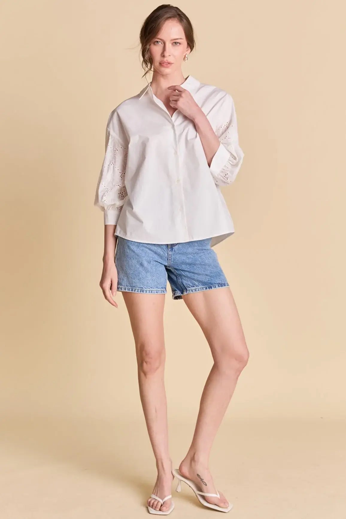 BALLON SLEEVE W/LACE DETAIL BLOUSE