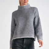 SWEATER W/STITCHING DETAIL